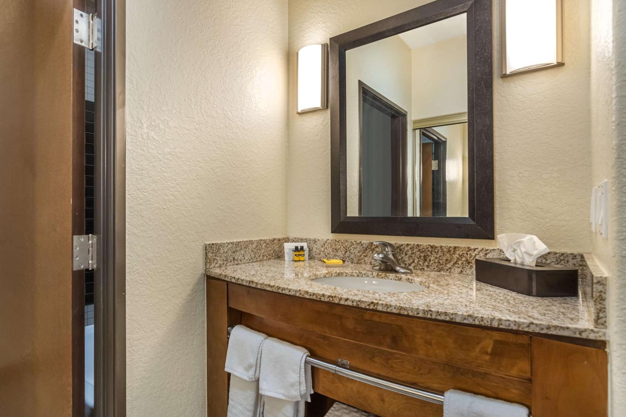 Best Western Plus Lackland Hotel And Suites. San Antonio Extérieur photo